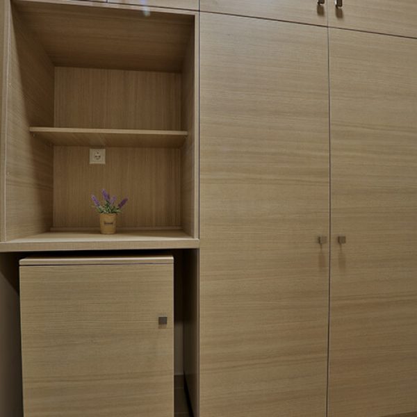hotel-dionisos-wardrobe